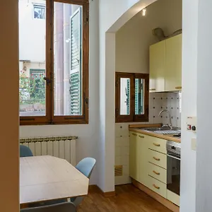 central-1-bedroom-apartment-in-the-city-center.it-tuscanyhotel.com/